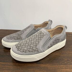 Vionic Kimmie Perf Slip On Supportive Sneaker Round To Suede Leather Gray 7M